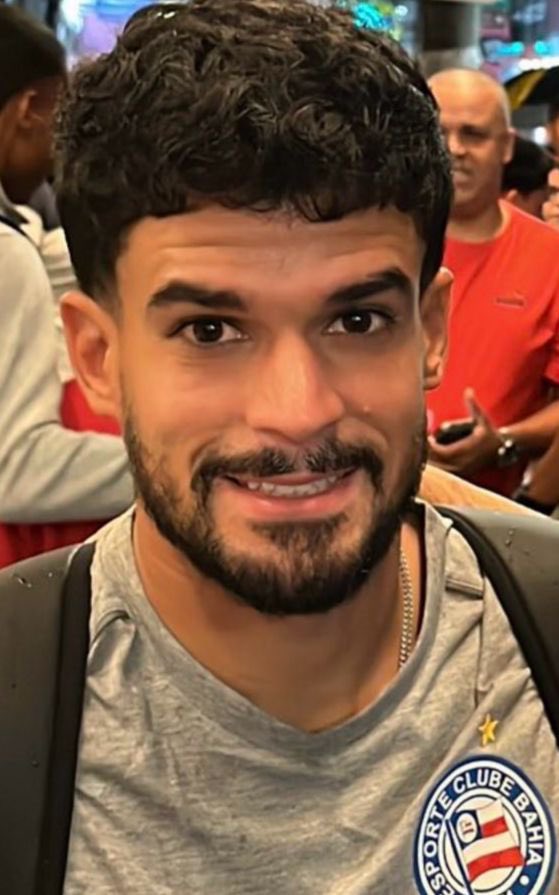 O seu sorriso brilha mais que diamante 🎶