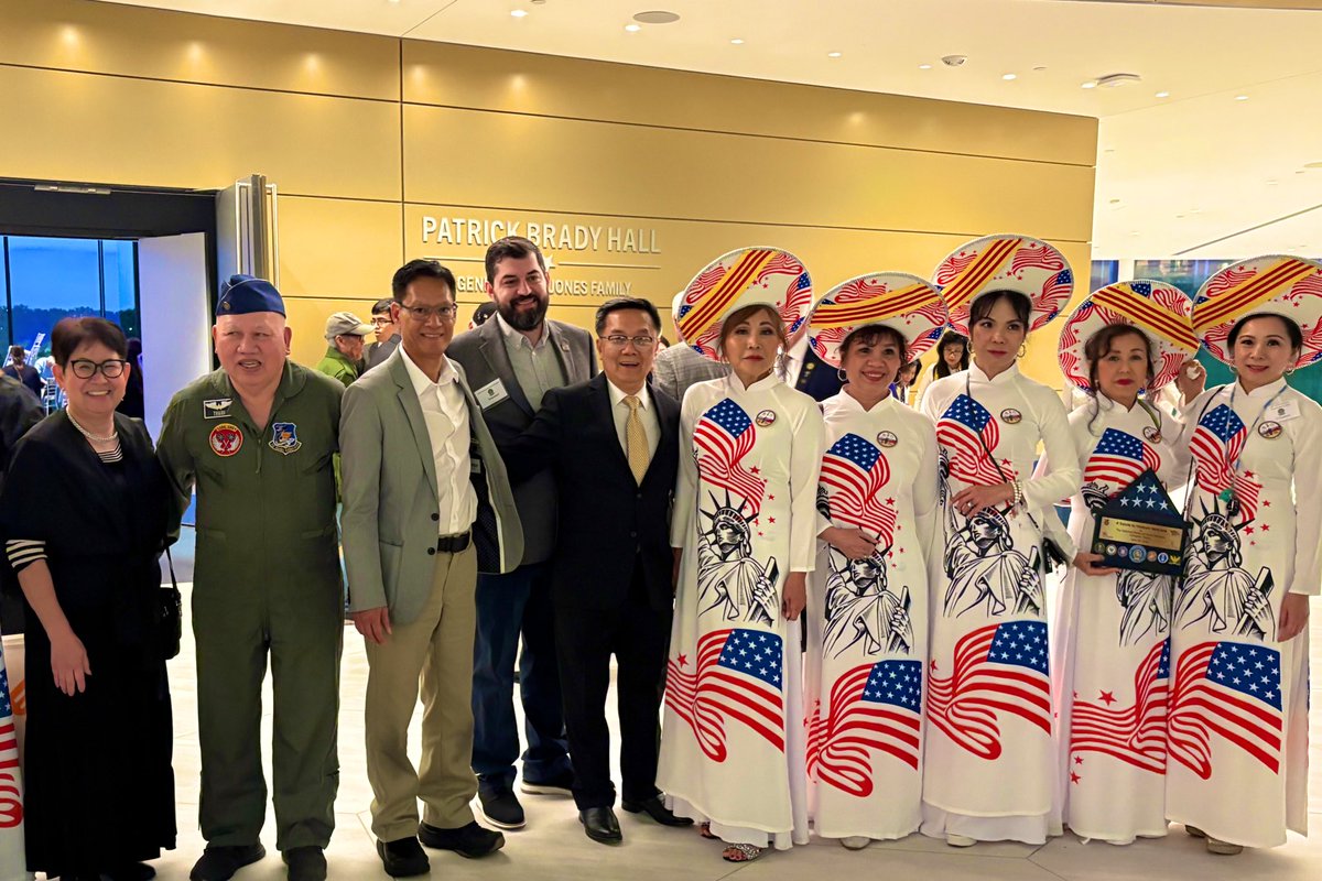 Kevin_Wensing's tweet photo. Grateful to the @MohMuseum, @CityOfArlington, @vietnamwar50th &amp; many others who gathered #VietnamWar #Veterans &amp; South Vietnamese Allies together marking the heroism, service &amp; sacrifice of all who defend #freedom. https://t.co/rpKMVJAiea