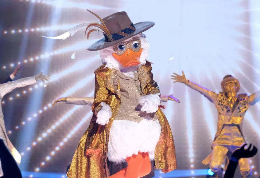 tvacute's tweet photo. Who Was Lucky Duck On The Masked Singer Season 13

https://t.co/FO3BAApAfn

#MaskedSingerFinale #TheMaskedSinger #MaskedSinger #LuckyDuck #MaskedSinger13   #MaskedSingerReveal  #RealityTV #WhoIsLuckyDuck #RitaOra #NickCannon #TaikaWaititi #KenJeong #RobinThicke #jennymccarthy https://t.co/U1Ug01Eq7t