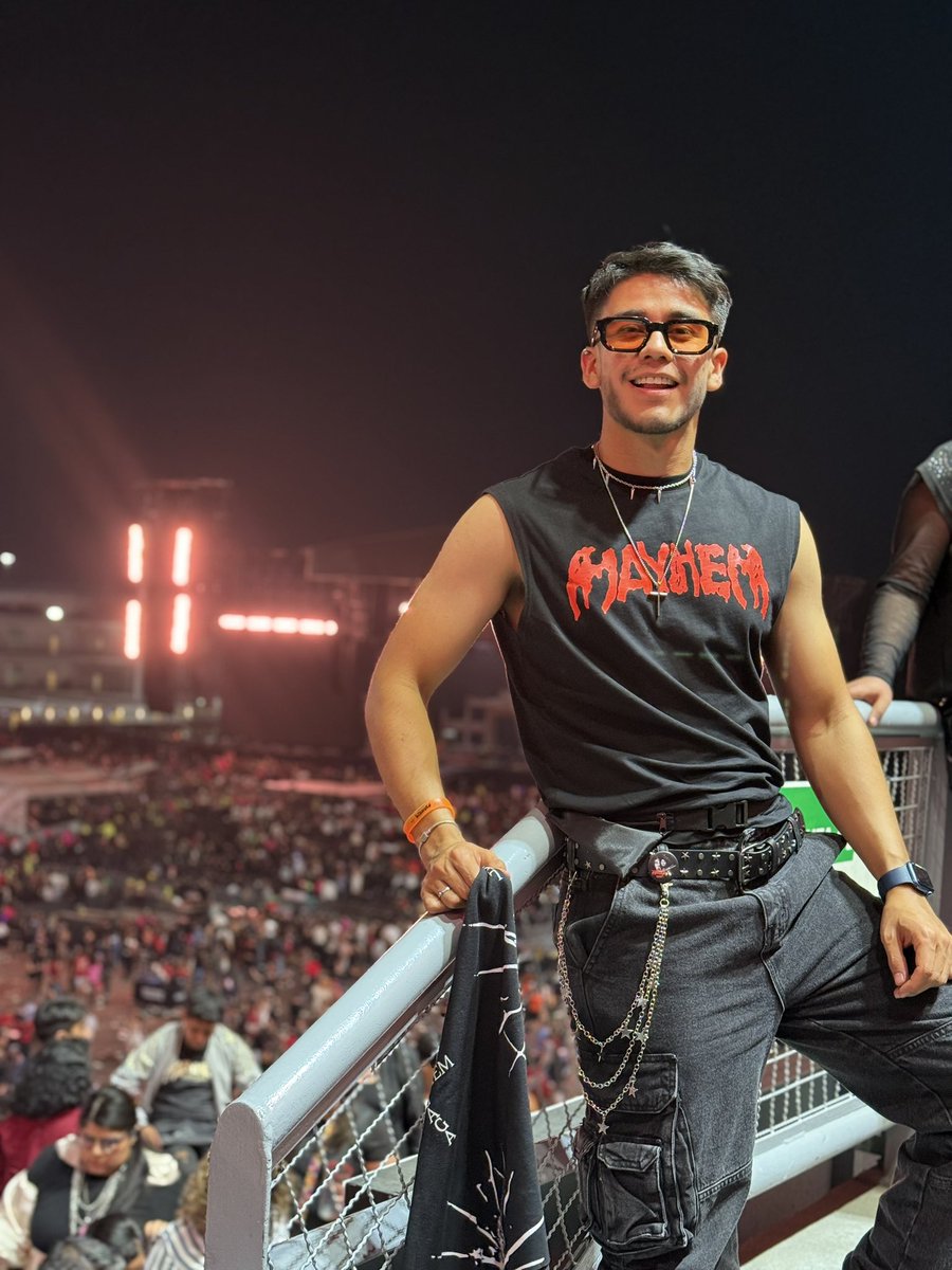 Viva la mayhem !! ❤️‍🔥🖤.   🫶🏼