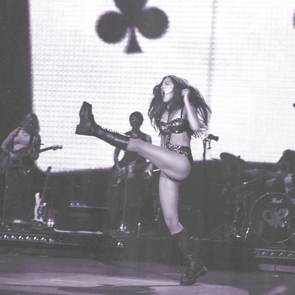 This photo captures so much strength but even more than that, discipline.