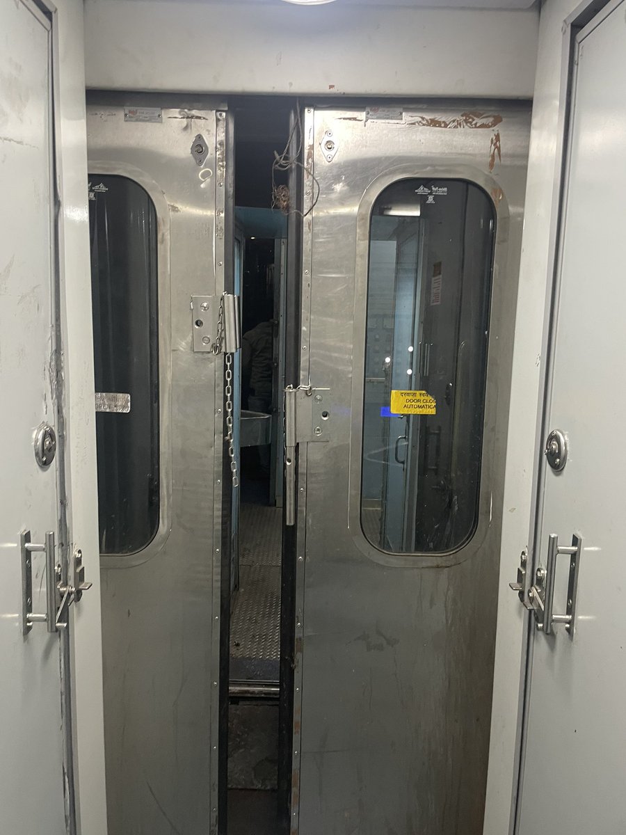atul1729's tweet photo. @crpfindia @indianrail @AshwiniVaishnaw when I complained yesterday about the incident to train staffs they said sleeper to AC coach connectivity is closed between 10 PM to 6 AM… now at 4.30 gate is open… which opens opportunity for thief.. no security even at 2AC https://t.co/8MVRCQq3Hh