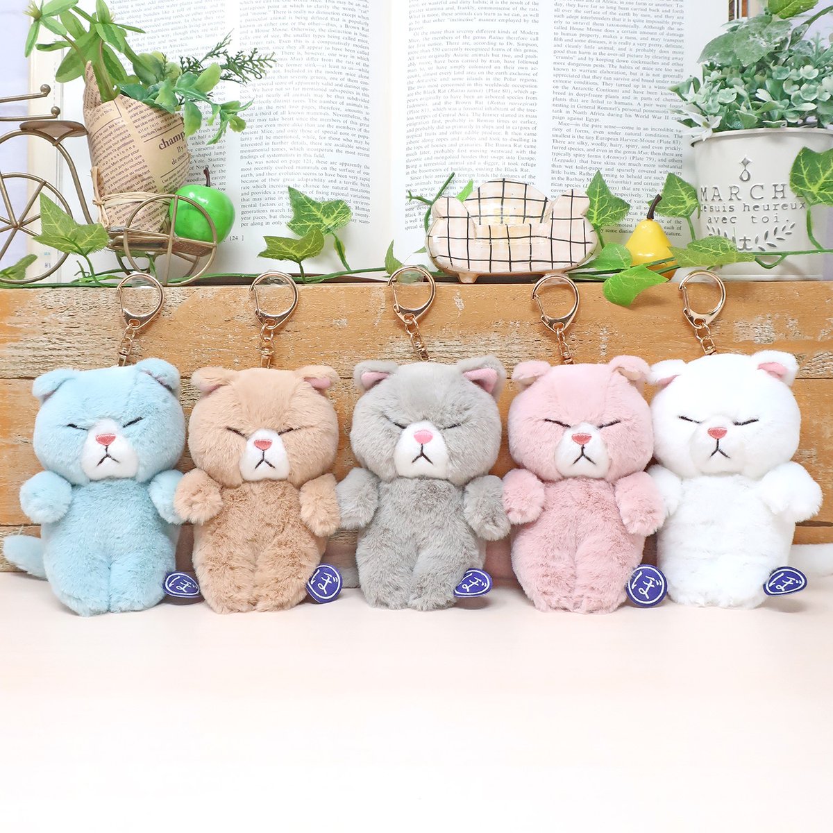 naito_design's tweet image. ／
#ぼうみたいなねこ マスコット
＼
欠品していた種類が再入荷いたしましたので、
ただいま全色販売中です！🐈👜

▽購入ページはこちら
📎 x.gd/9bgnE

#ぬいぐるみ #猫 #ぼうねこ