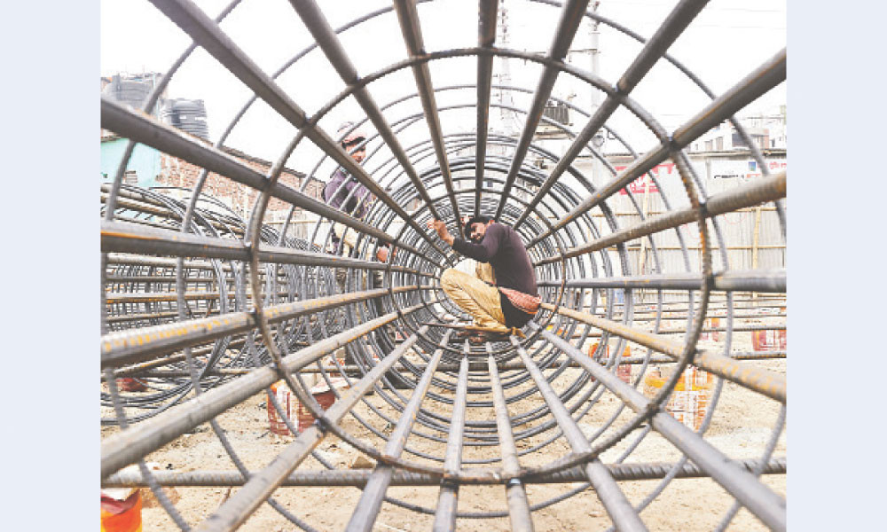 শ্রম আইনের সুরক্ষা পাচ্ছেন না শ্রমিক