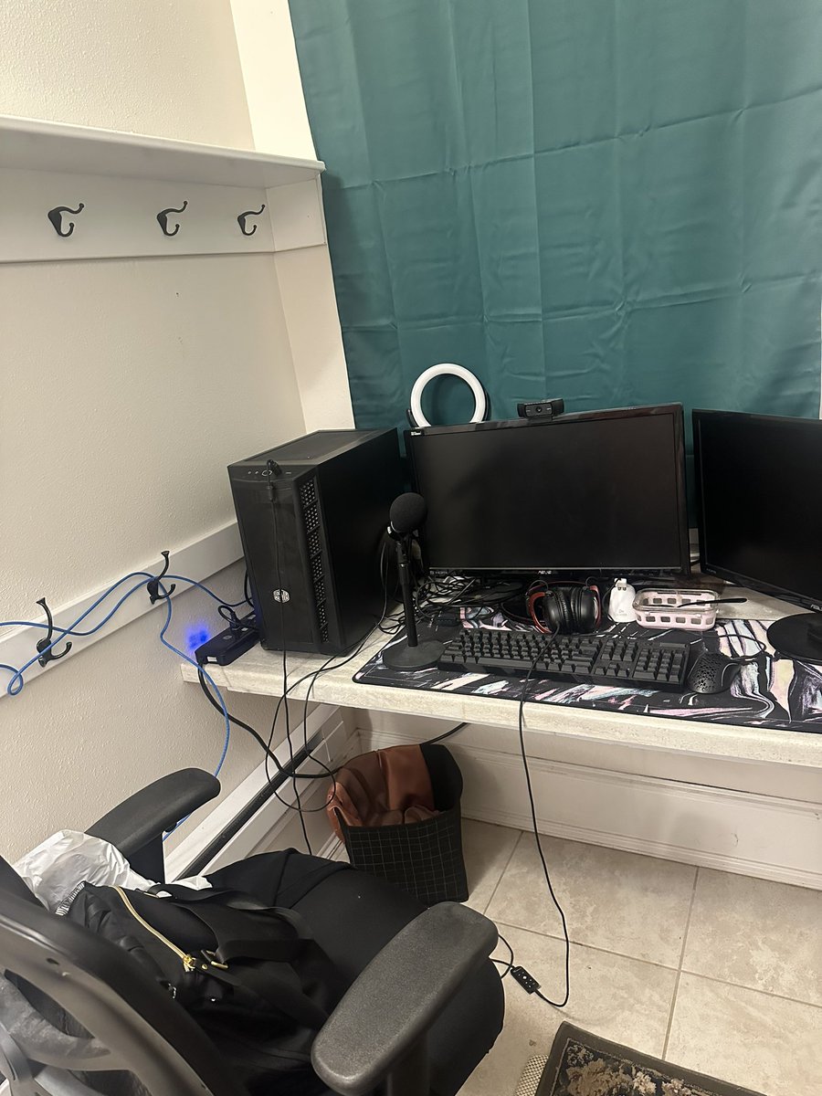 Saw <a href="/emonggtv/">emongg</a> video reviewing setups and guessing ranks and it inspired me to show yall what I’m currently working with. For anyone who has clowned on my scuffed setups before: it’s only gotten worse. This is next to my front door of my studio apartment. I tried my best 👍