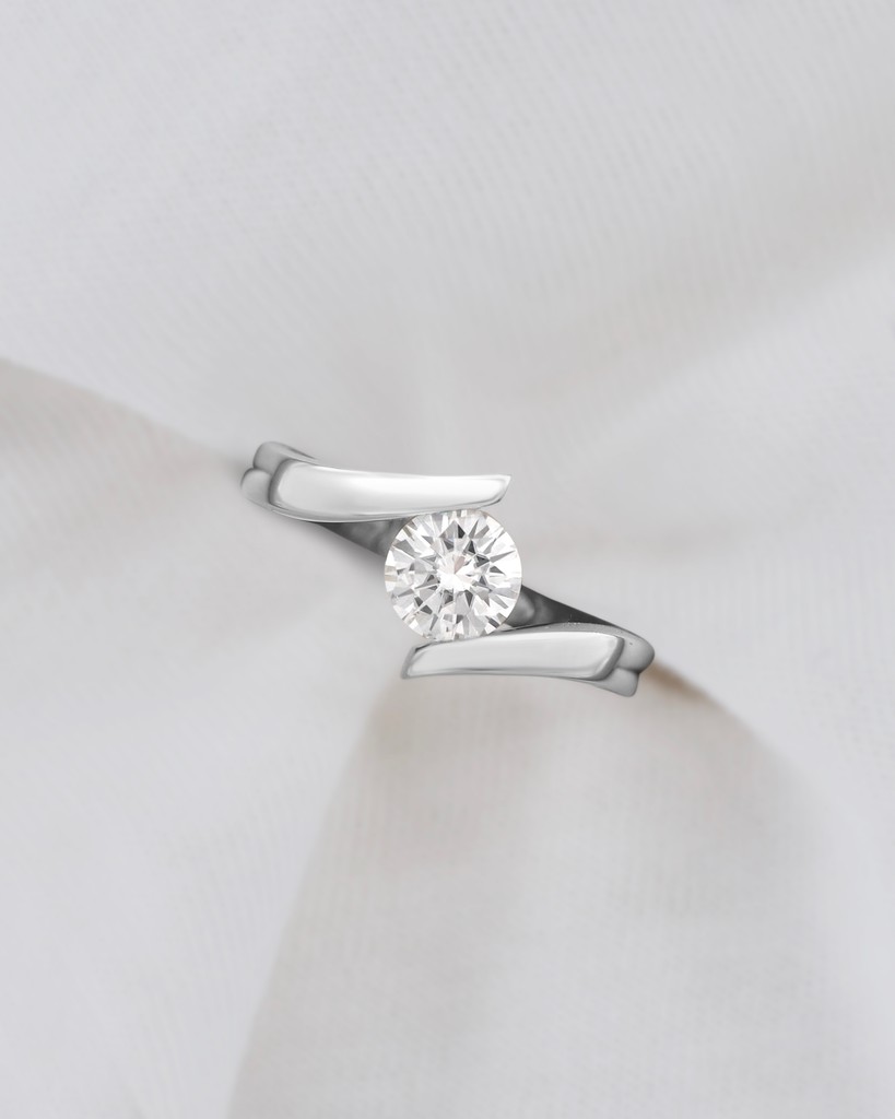 The art of bespoke design 💎

This bespoke tension set ring is a one-off, crafted to reflect a love as unique as the piece itself. 

🔗 bit.ly/3WG8EWy
📧 hello@lilyarkwright.com ⁠
📞+44 (0) 161 537 6773