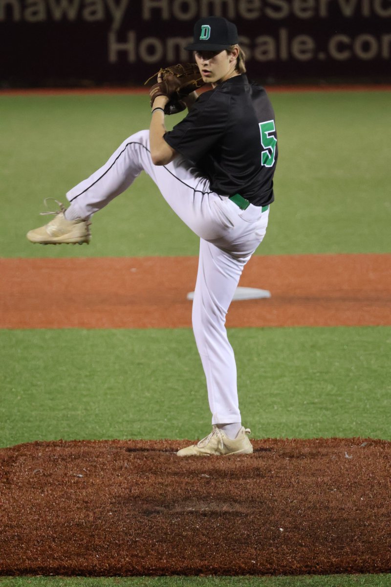 The Indians erupted for 11 runs in the 6th to pull away from the Spartans winning 15-5. <a href="/leland_condran/">q</a> led the charge with a 3B, 2B &amp; 4RBI. <a href="/ShaunDiBello/">Shaun DiBello</a> &amp; <a href="/_evanniehaua9/">Evan Niehaus</a> also tallied multi-hit, multi-RBI nights. <a href="/ethan_laubach/">Ethan Laubach</a> earned the W in relief (3.2 IP, 3H, 2R, 2K). 💪