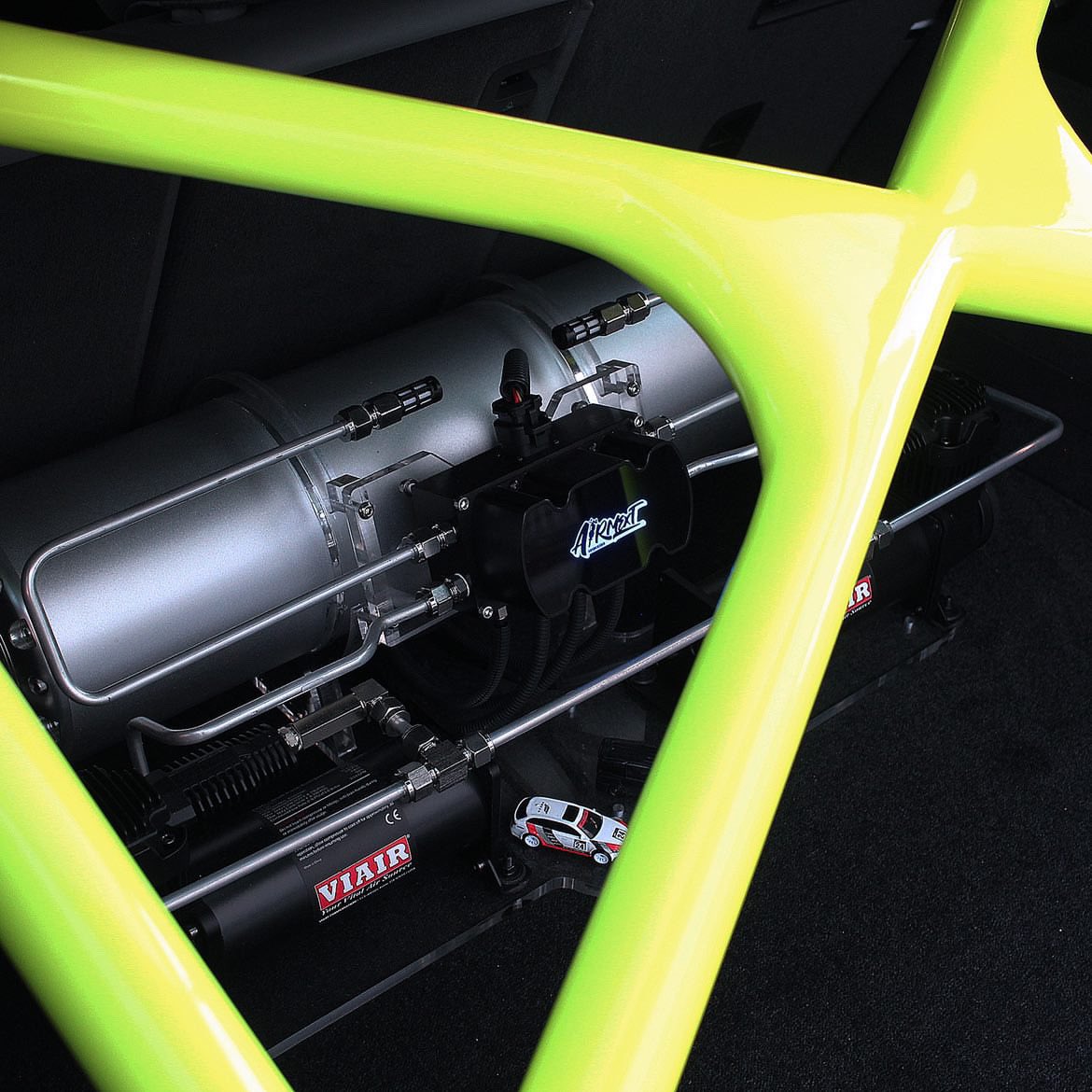 ご存知の方も居ると思いますが
アウディDTM仕様に変更致しました。
まだ仮完成ですがこちらでwekfestに行きます。
ご協力頂いた企業様本当にありがとうございます😊

フルラップロゴ印刷
パネルに一枚貼り
しかも、プレスに合わせて、匠の技術

ロールゲージ　フルスムージング

wekfest2025 lets Go