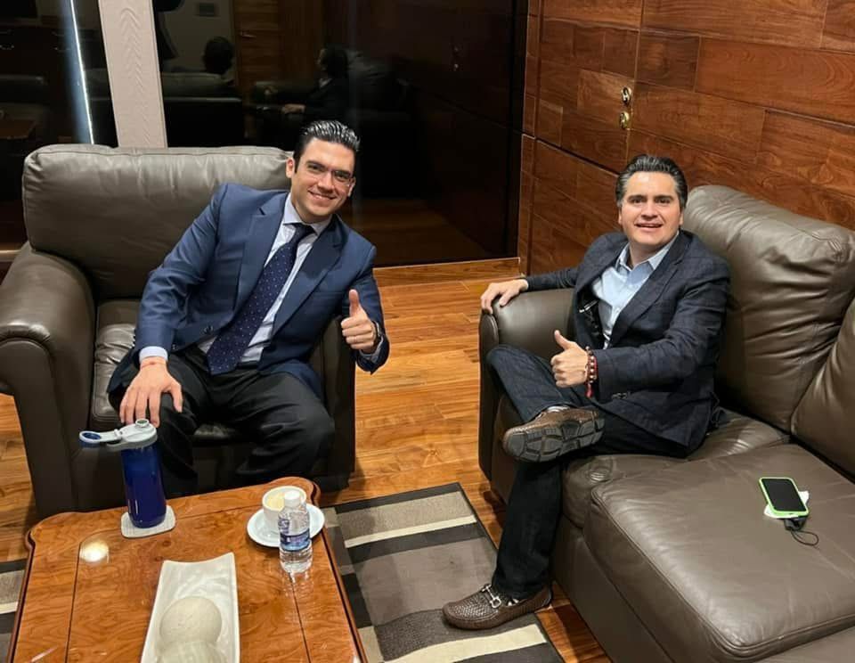Juan Antonio Pérez (@notacentralmx) on Twitter photo 🔵 Gildardo Real, dirigente estatal del <a href="/PANSONORA/">PAN de la Gente</a>, fue designado integrante de la Comisión Nacional para la Reforma de Estatutos del CEN del PAN <a href="/AccionNacional/">Acción Nacional</a>
#PAN #Política #México
#Sonora
<a href="/GildardoReal/">Gildardo Real</a> <a href="/celyaldana/">Celina Aldana</a>
<a href="/JorgeRoHe/">Jorge Romero Herrera</a> 🔵 Gildardo Real, dirigente estatal del <a href="/PANSONORA/">PAN de la Gente</a>, fue designado integrante de la Comisión Nacional para la Reforma de Estatutos del CEN del PAN <a href="/AccionNacional/">Acción Nacional</a>
#PAN #Política #México
#Sonora
<a href="/GildardoReal/">Gildardo Real</a> <a href="/celyaldana/">Celina Aldana</a>
<a href="/JorgeRoHe/">Jorge Romero Herrera</a>