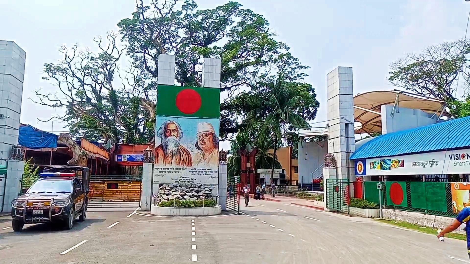 মহান মে দিবসে বেনাপোল স্থলবন্দরে আমদানি-রপ্তানি বাণিজ্য বন্ধ