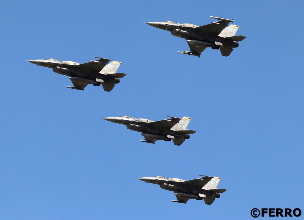 Gibdan1's tweet photo. A few more pics of the Greek AF F16s at Inochos 25 a couple fo weeks ago #avgeek #avgeeks #haveglass #aviation #aviationphotography #aviationdaily #planespotting
@air_intel
#Iniochos25 https://t.co/yRfYkxF3SS