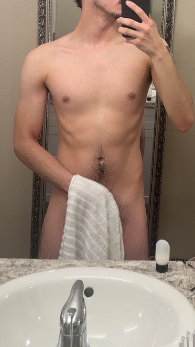 hmu4201's tweet photo. lil gym progress #abs #gym #gay #bi #dl #twink #latino https://t.co/iKMoiW1ieO