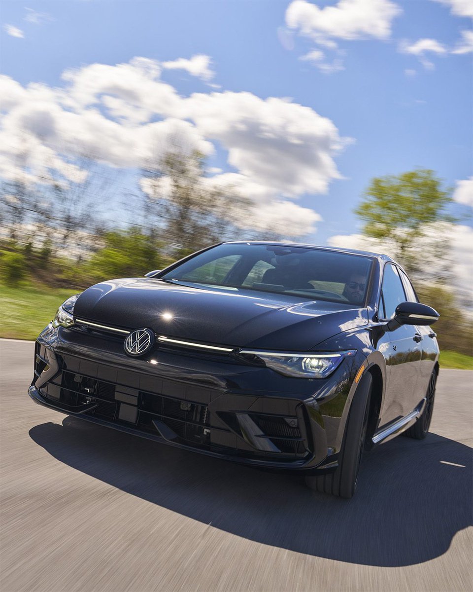 GlobalBlueStone's tweet image. Dark Boy: All new Volkswagen Golf 2025