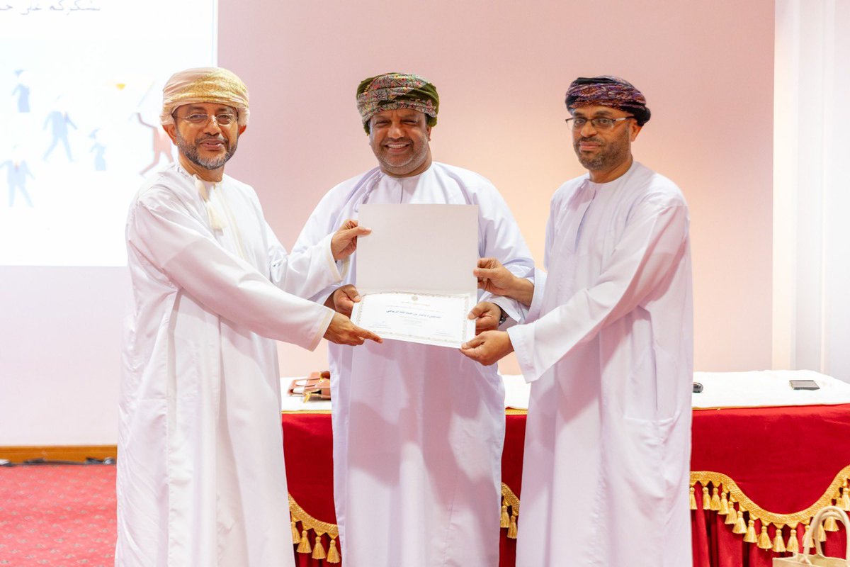 نظم قسم التربة والمياه والهندسة الزراعية فعالية "كاريزماك"، استضاف فيها الأستاذ ناصر بن عبدالله الريامي للحديث عن الكاريزما والمهارات الشخصية. كما شملت الفعالية أنشطة تفاعلية للطلبة وجلسة حوار مفتوح مع رئيس القسم للاستماع إلى ملاحظاتهم واقتراحاتهم لتحسين البيئة الأكاديمية.