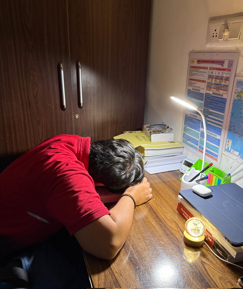 एक समय के बाद पिता के कन्धो का भार कम ना कर पाना जीवन की सबसे बड़ी पराजय है