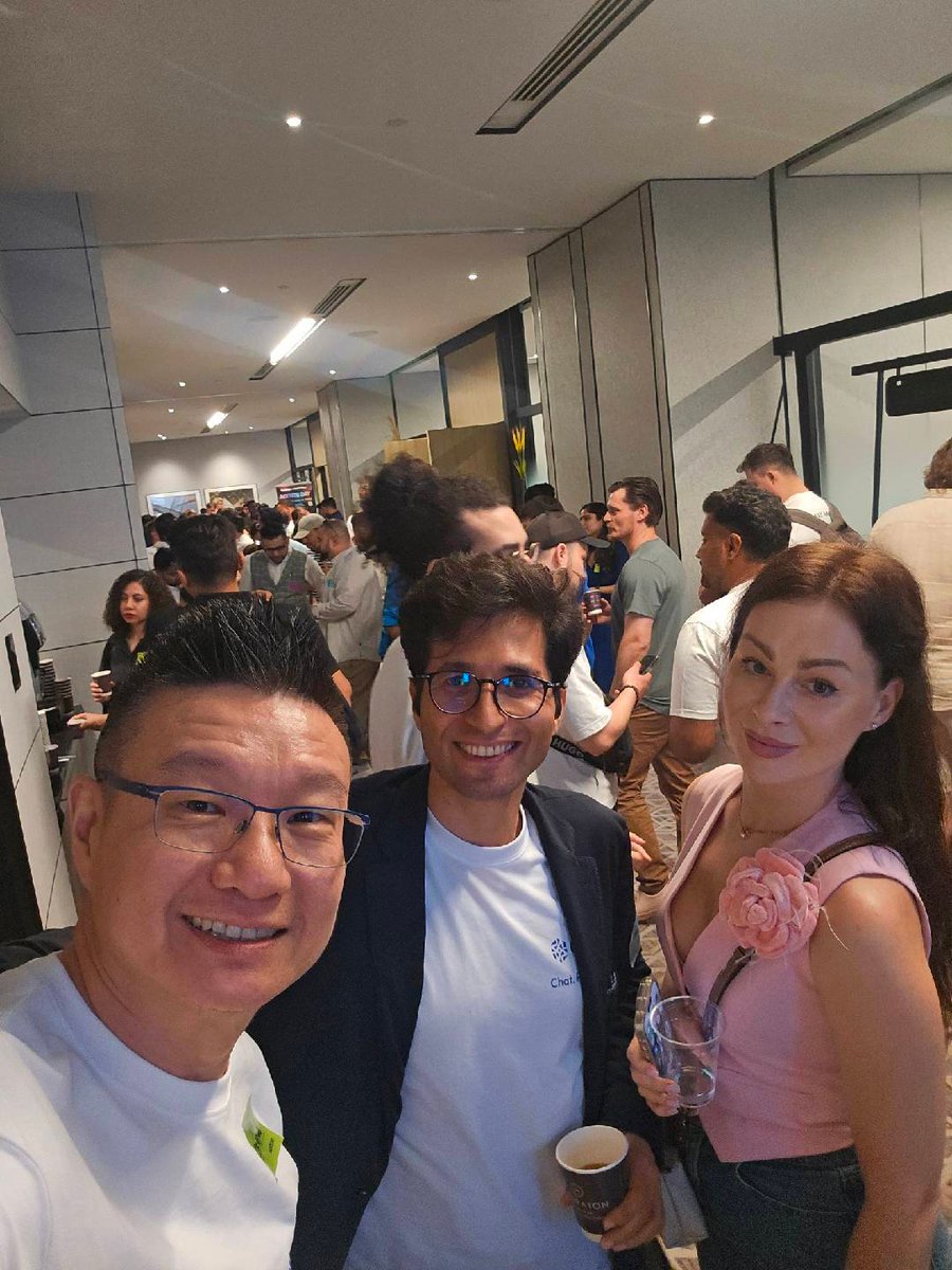 CESS_Storage's tweet image. What a day in Dubai! ☀️

Team #CESS made the rounds at major events including Agents Day at #Token2049 @epicagentsday and 1001 Crypto Nights.  @LBank_Exchange @MemeCore_ORG @Shibtoken

From #AI agents to #DePIN adoption, we’re thrilled to see growing momentum across sectors — and…