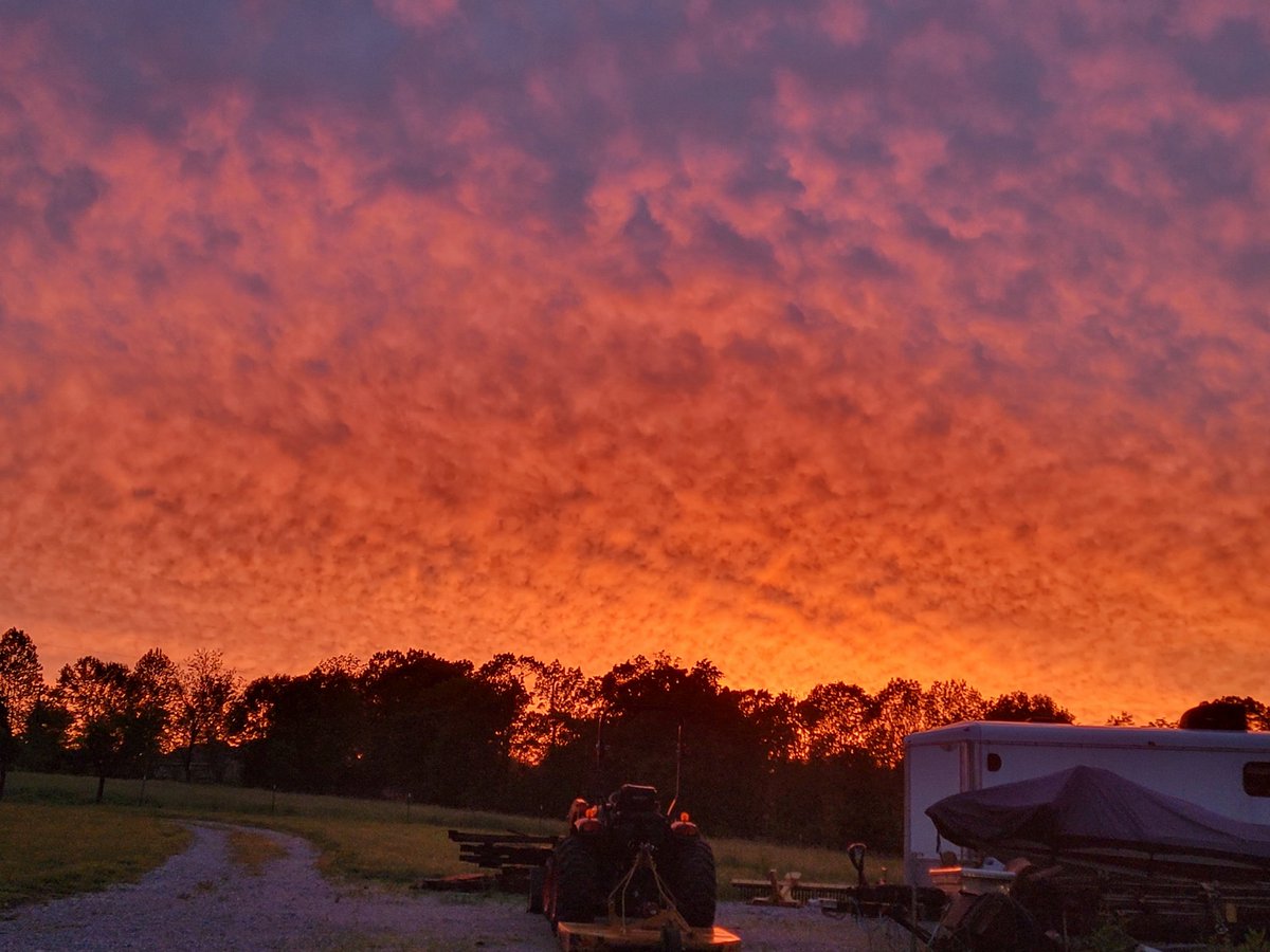 KKJ7503's tweet photo. @weatherdan Sunset in Hindsville AR. https://t.co/ZPcEDn7qYB