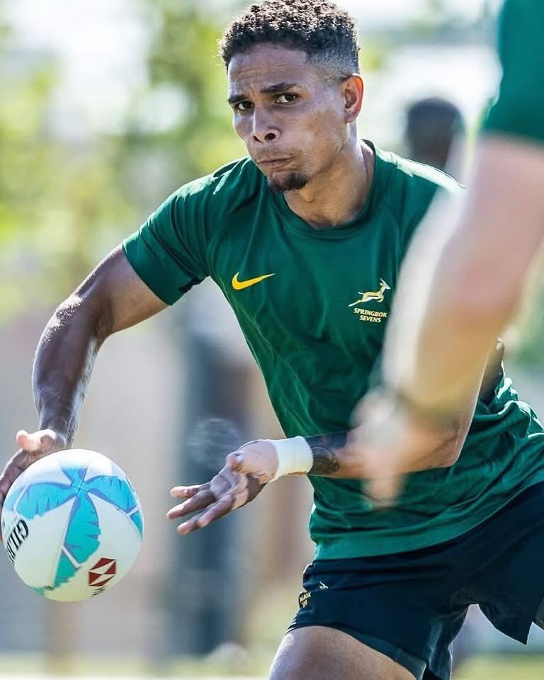 SportUpdatesSA's tweet image. 🇿🇦🗞🏉 EYES ON the PRIZE 🏉🗞🇿🇦

Blitzboks Target Strong Finish as HSBC SVNS Season Nears Conclusion ⚡🔥

#PoweredByUnity
#GlobalSportsNews 

©️ Content Partner - Blitzboks