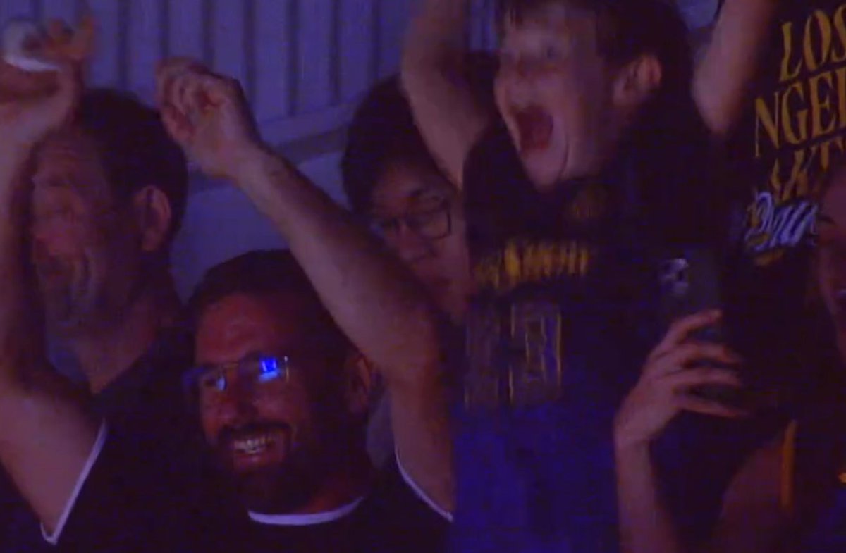 WhosSubix's tweet photo. we jus got eliminated  and dis what i see from da lakers crowd, im done. https://t.co/RndWpbLrUR