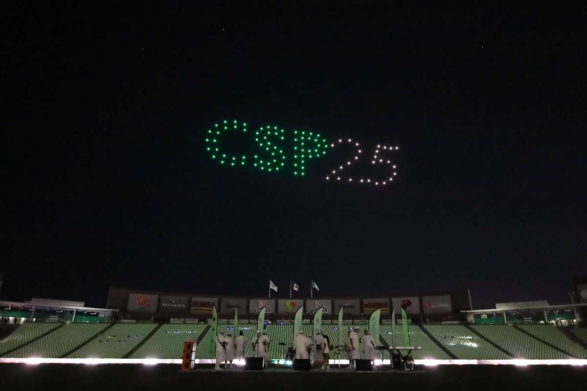 Inolvidable inauguración de la Copa Santos Peñoles ante más de 17,000 personas. 🏆⚽️

🗞️: clubsantos.mx/articles/28233