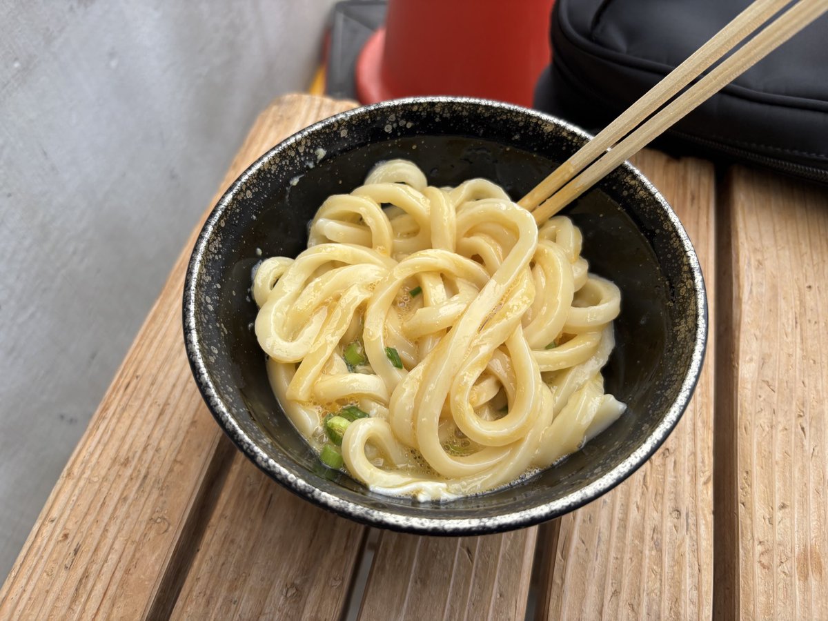 shoyu0701's tweet photo. と道中で食べたうどん https://t.co/n4gdNJukeV