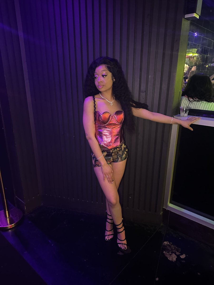 pheee_04's tweet photo. aries finest 🥂😍 #25 https://t.co/cXXD7hDEll