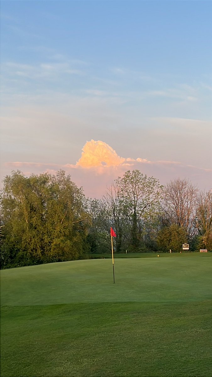 dcb151's tweet image. Someone in south west getting some much needed rain @fergieweather