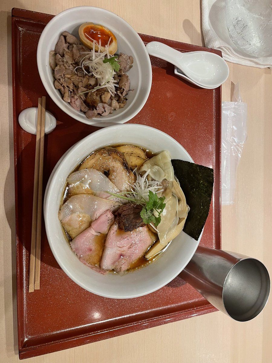mihirogi35's tweet photo. 嫁連れて麦と麺助
うまうまやった
醤油とイリコ https://t.co/hfeH79xqYb