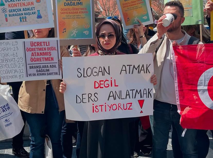 Binlerce ücretli öğretmen çalıştırmak yerine genç Öğretmenleri atayın!