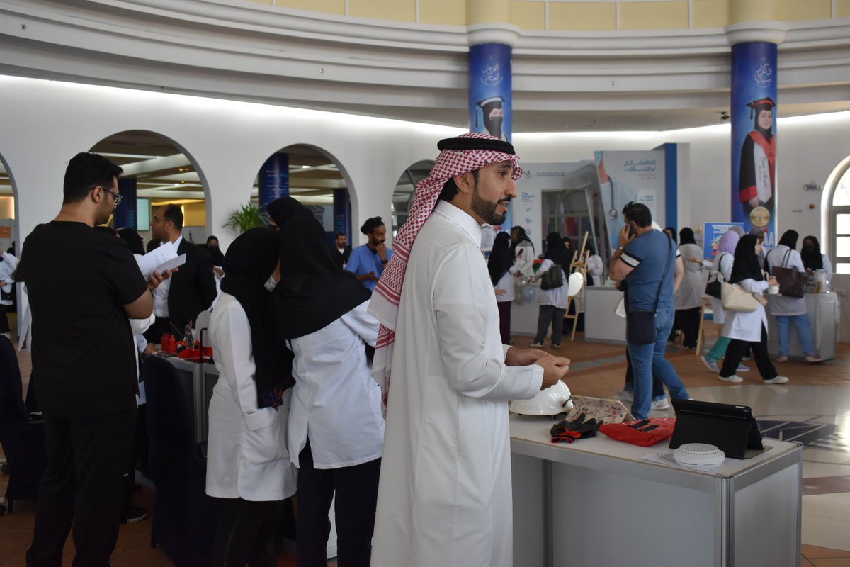 في يوم الصحة والسلامة في مكان العمل العالمي، تشرف مركز إجادة السلامة للتدريب وبالمشاركة مع المستشار والمدرب <a href="/mohamed_ananni/">المستشار محمد طلال عناني</a> بالتعاون مع <a href="/bmcjed/">كليات البترجي الطبية - جدة BMC</a> في إقامة فعالية توعوية، بهدف تعزيز الوعي بثقافة السلامة والصحة المهنية .

#كلية_البترجي_الطبية  #السلامة_أولاً 
#يوم_الصحة_والسلامة