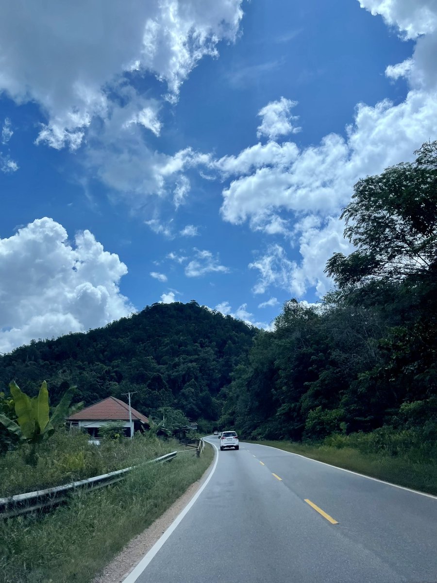 Sariwindwie's tweet photo. Finally, the sky is still blue, but our sex isn’t like blue films ❤️ https://t.co/ixXqHCh4l9