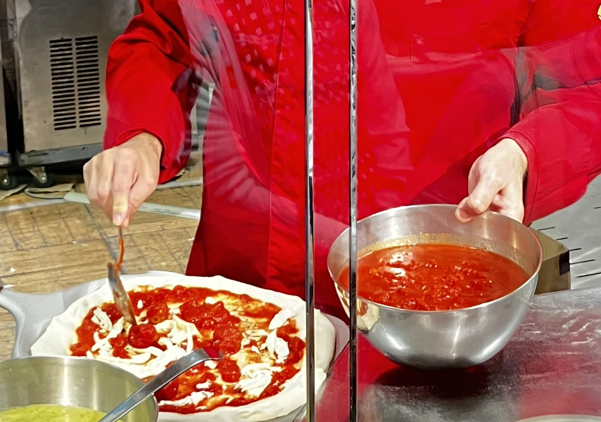 ナポリピッツァを堪能! イタリアからご来日中のヴェンチェンツォ