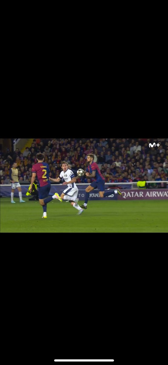 C’est une dinguerie la corruption barcelonaise et là bizarrement les médias relayent rien psk c’est pas le méchant Madrid aka la corruption mdrrrr l’hypocrisie de se sport me fume