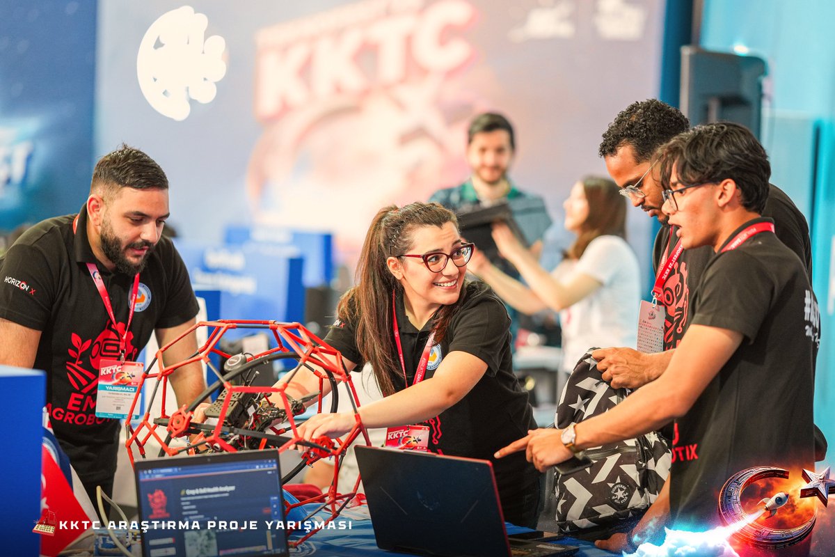 teknofest's tweet photo. Tarım dijitalleşiyor, çevre nefes alıyor, enerji yenileniyor. 🔍

❝#TEKNOFEST KKTC Araştırma Proje Yarışması❞

#TEKNOFEST KKTC 🚀 https://t.co/Uj0Q2F4FsQ
