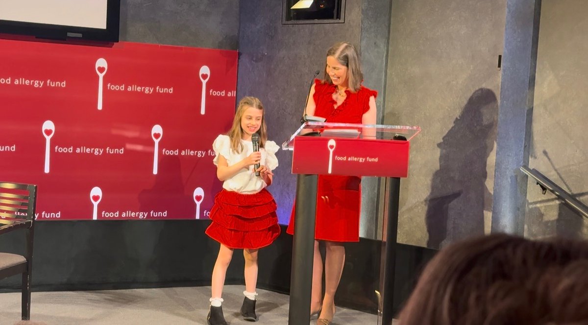 foodallergyfund's tweet photo. Big news at our Food Allergy Fund Summit: our Founder &amp; CEO, Ilana Golant, and her daughter—the inspiration behind FAF—kicked off our #FoodAllergy Awareness Campaign with nickelodeon 🎬

Visit https://t.co/WqPXRiNMAA to learn more. 

#fafsummit25 #fafsummit https://t.co/My40IvH1EY