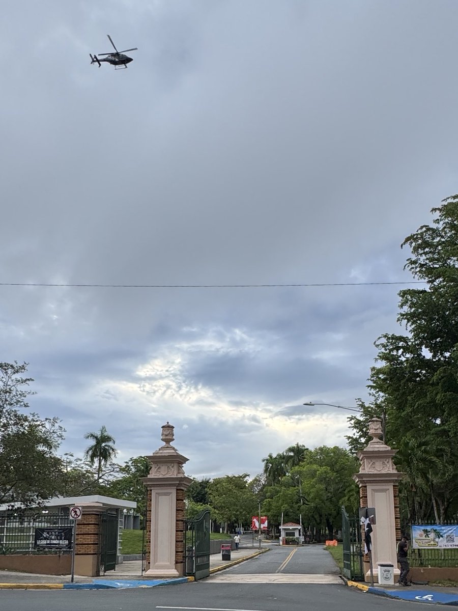Helicóptero de FURA sobrevuela recinto de Río Piedras de la <a href="/uprrp/">UPR Río Piedras</a> horas antes de que comiencen las manifestaciones del 1 de mayo <a href="/ElNuevoDia/">El Nuevo Día</a>