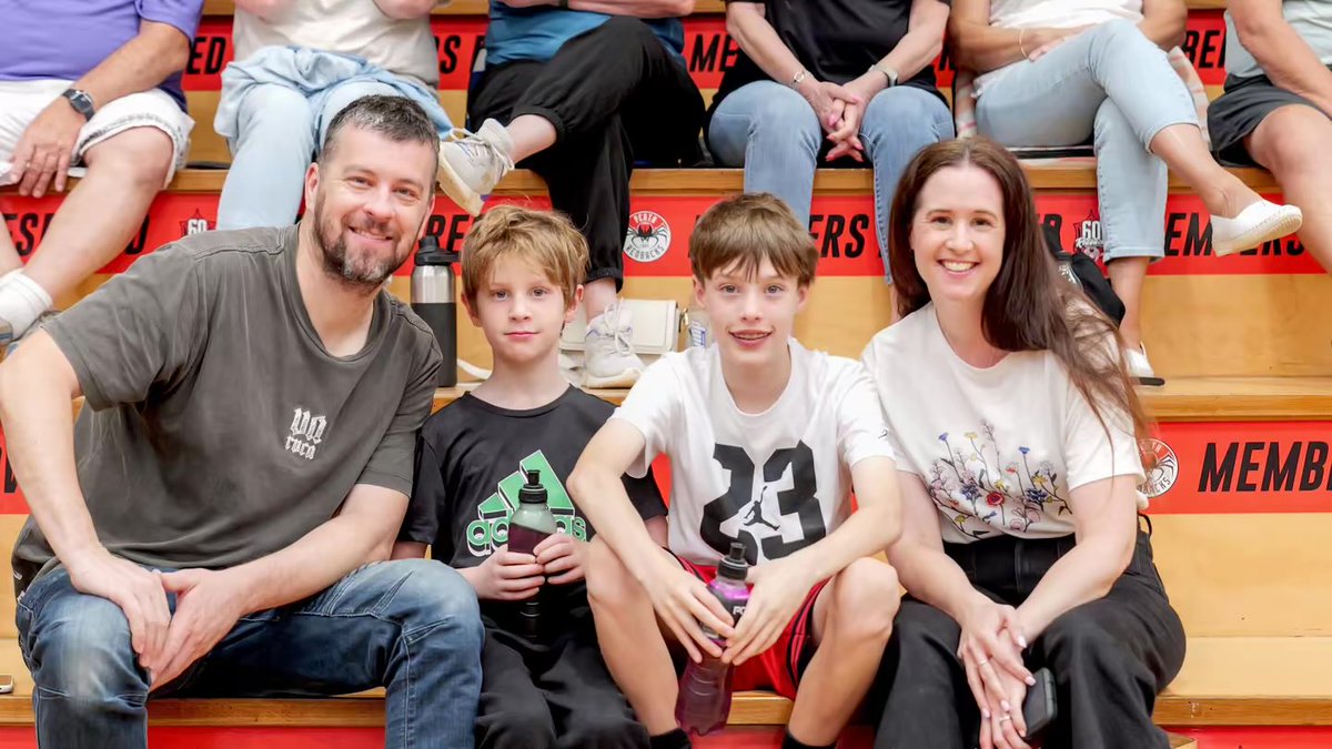 ericpaulgoldie's tweet image. Redbacks Spectators at Belmont Oasis Round 4 #nbl1 #perthlife