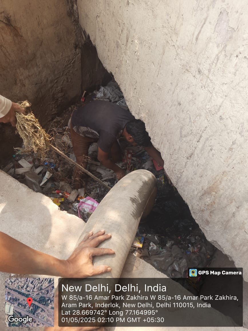 DelhiPwd's tweet photo. Di-silting work at Zakhira Underpass by #DelhiPWD @CMODelhi @p_sahibsingh https://t.co/X9eo4rxs4M