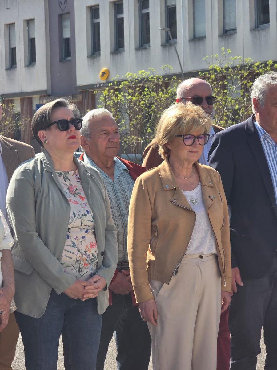 chrisfa2's tweet image. Ce matin, comme tous les ans depuis que je suis élue Maire-Adjointe, j&apos;ai participé à la cérémonie du 1er mai en hommage à tous les #travailleurs avec une pensée pour les #mineurs de notre Ville de #MontceaulesMines 

#1mai