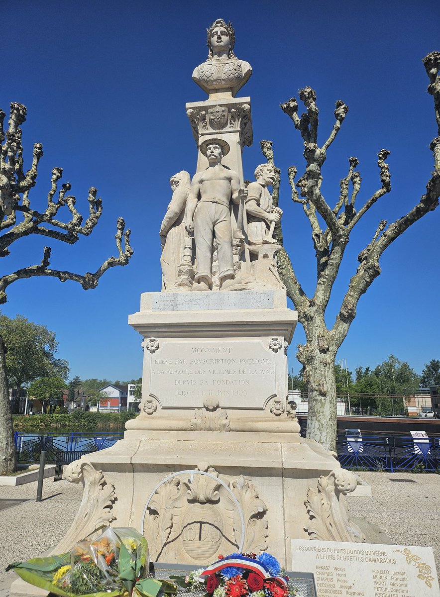 chrisfa2's tweet image. Ce matin, comme tous les ans depuis que je suis élue Maire-Adjointe, j&apos;ai participé à la cérémonie du 1er mai en hommage à tous les #travailleurs avec une pensée pour les #mineurs de notre Ville de #MontceaulesMines 

#1mai