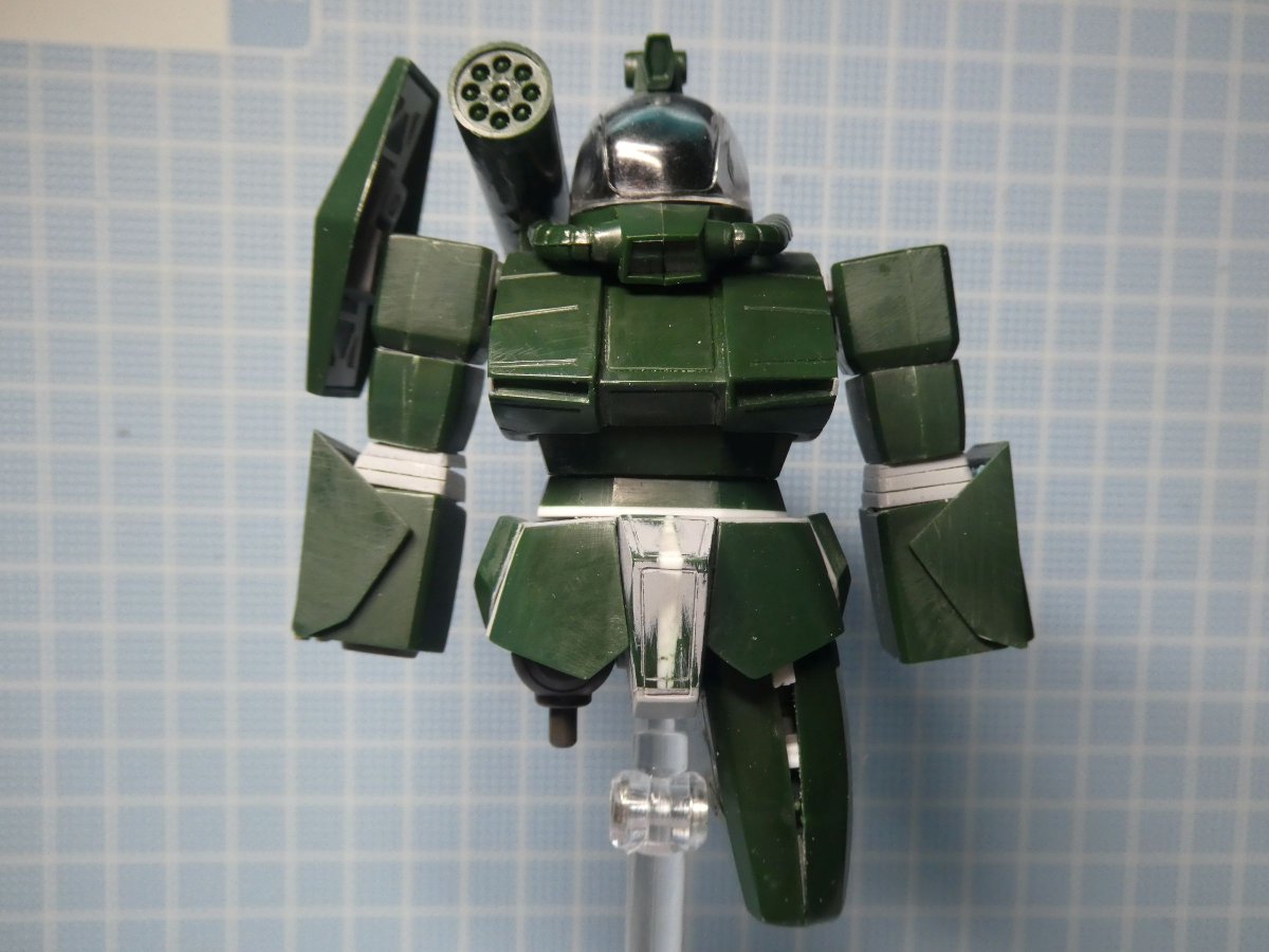 Yuji4096's tweet image. 腰と股関節も30MMのキットから流用
股間ブロックは中央からノコ入れて幅まし
腰の装甲は小型化と可動化
装甲裏をプラ板貼ってディテールアップ
ここは難しいや~
#ソルティック
#ラウンドフェイサー
#ダグラム
