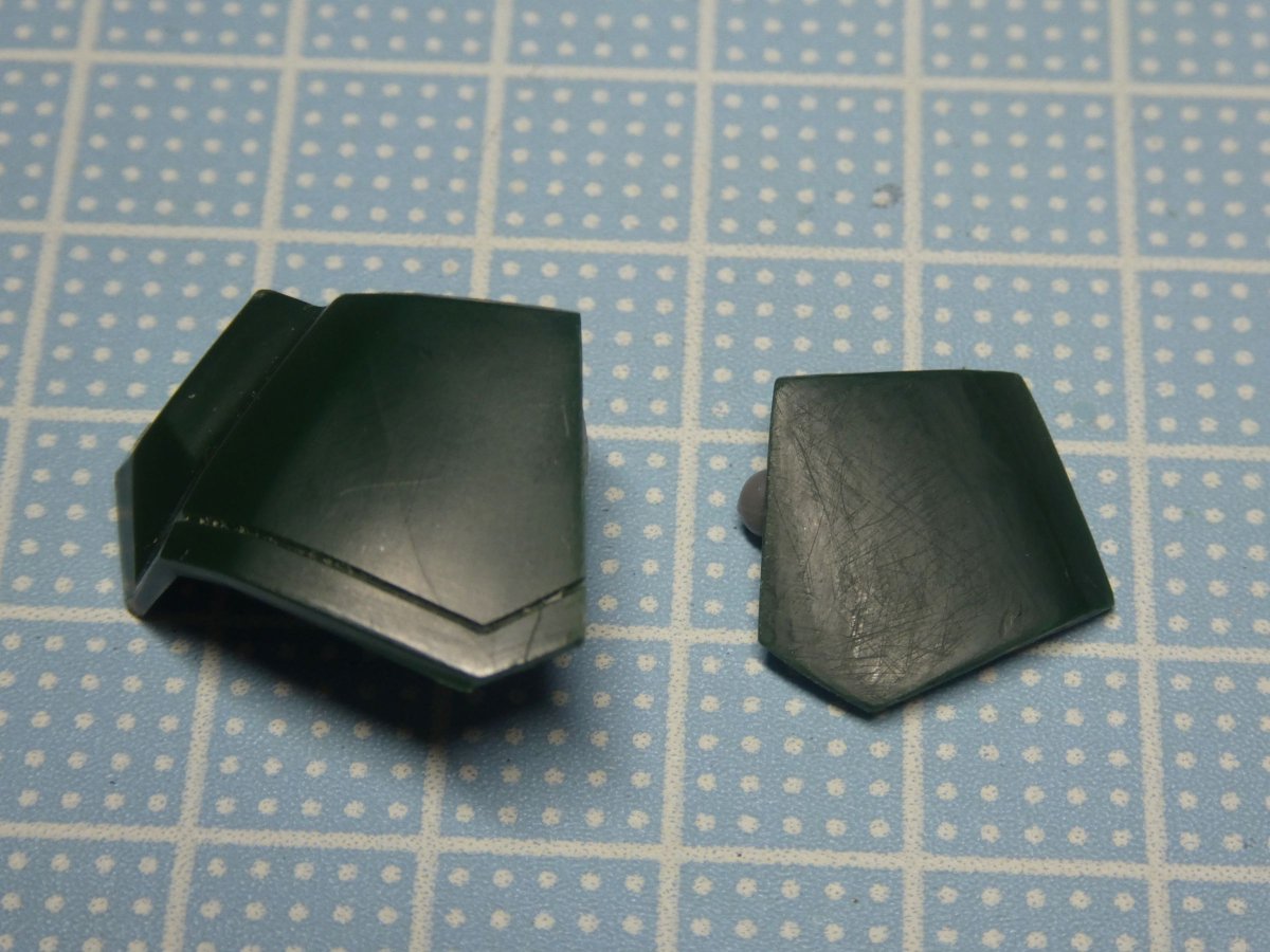 Yuji4096's tweet image. 腰と股関節も30MMのキットから流用
股間ブロックは中央からノコ入れて幅まし
腰の装甲は小型化と可動化
装甲裏をプラ板貼ってディテールアップ
ここは難しいや~
#ソルティック
#ラウンドフェイサー
#ダグラム