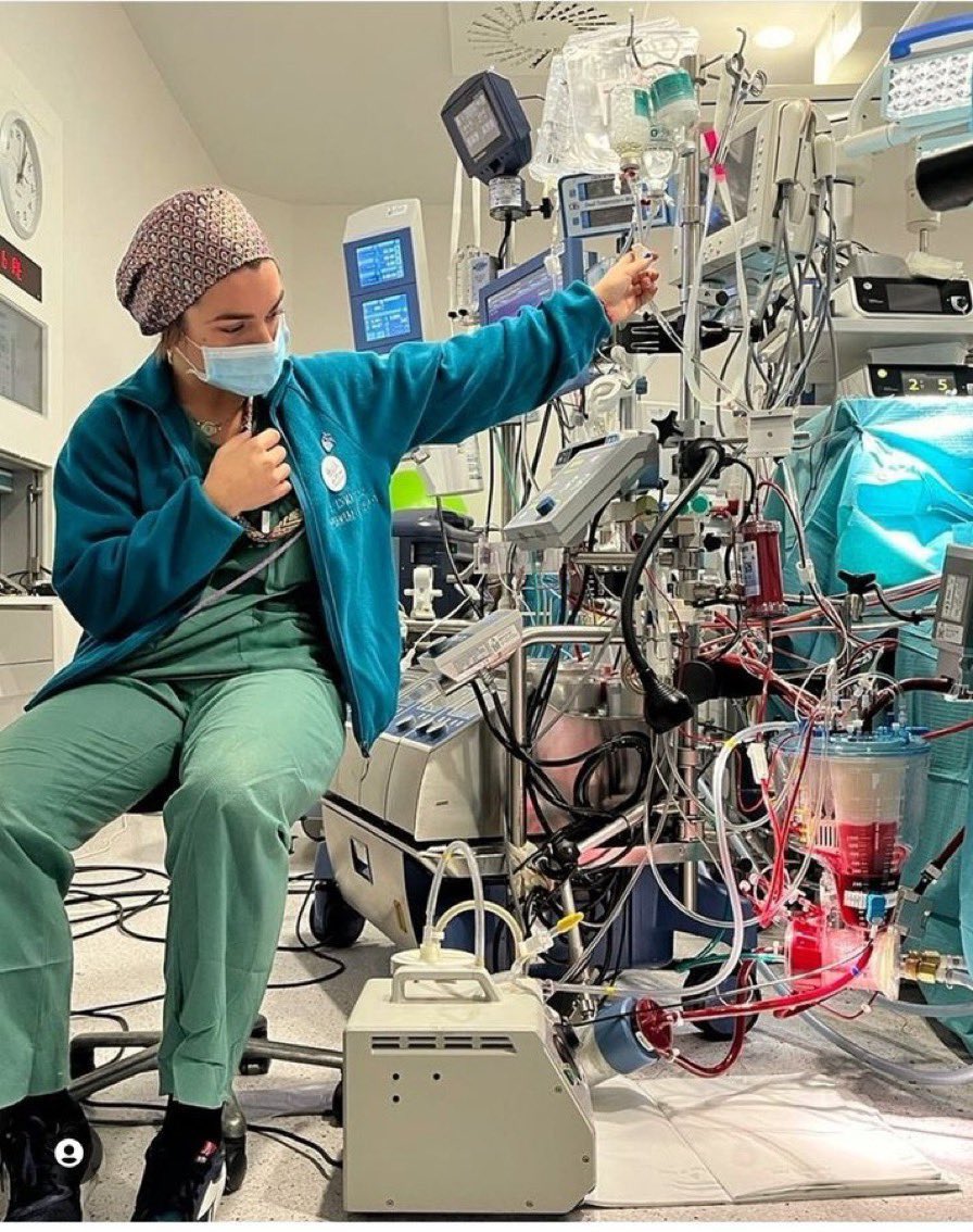 Avui dia del treballador és un bon dia per recordar que, el govern de <a href="/salvadorilla/">Salvador Illa Roca</a> continua incomplint la Moció aprovada 33/XV del Parlament, que demana millores laborals i econòmiques per als tècnics sanitaris.
Des de 1973 els TCAIS treballen sota un decret que no reconeix les