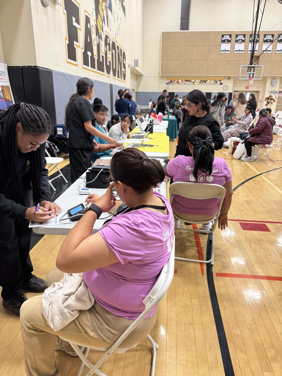 theCAAASA's tweet photo. CAAASA Cares is dedicated to ensuring our community has everything it needs to thrive. We offer FREE groceries, diapers, eyeglasses, immunizations, dental cleanings, and much more. A big thank you to our partner, @bsap_lausd; we couldn’t do this without you! #CAAASAEquity https://t.co/JRENyoWaBF