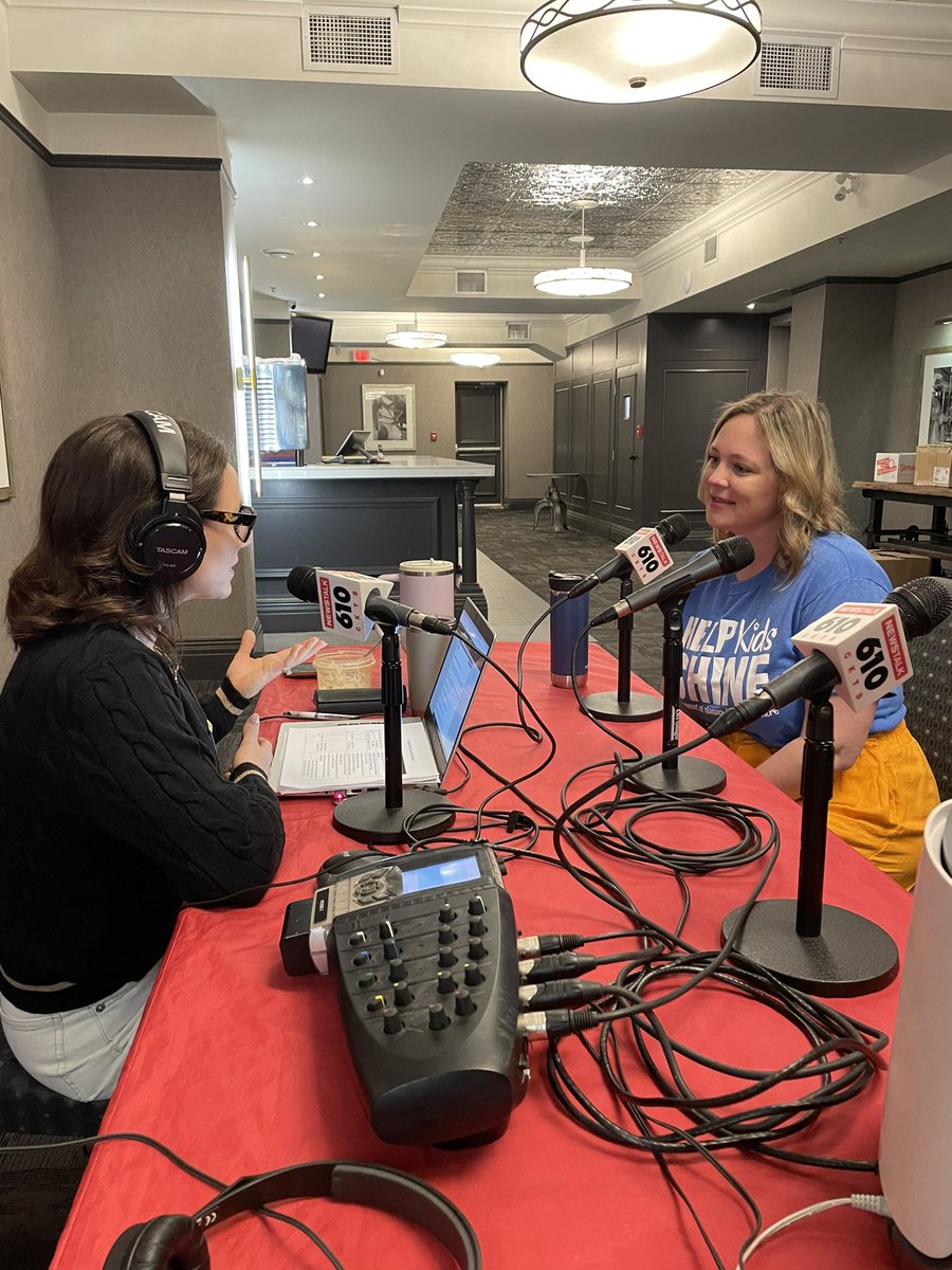 610CKTB's tweet photo. ON LOCATION | We are live from Stone Mill Inn for Help Kids Shine in support of @niagarachildctr Steph kicks off the show by speaking with Director of Development Pam Sharp about the event, its history, donor match and the need for monthly donations #CKTBOnLocation #HelpKidsShine https://t.co/b7zJSnZfGq