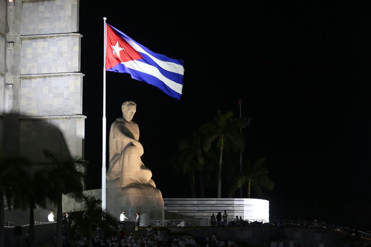 🇨🇺 Una vez más, la Plaza, Martí, Fidel, la historia, Cuba nos convocan este Primero de Mayo.

📷 Marcelino Vázquez/ Cubadebate