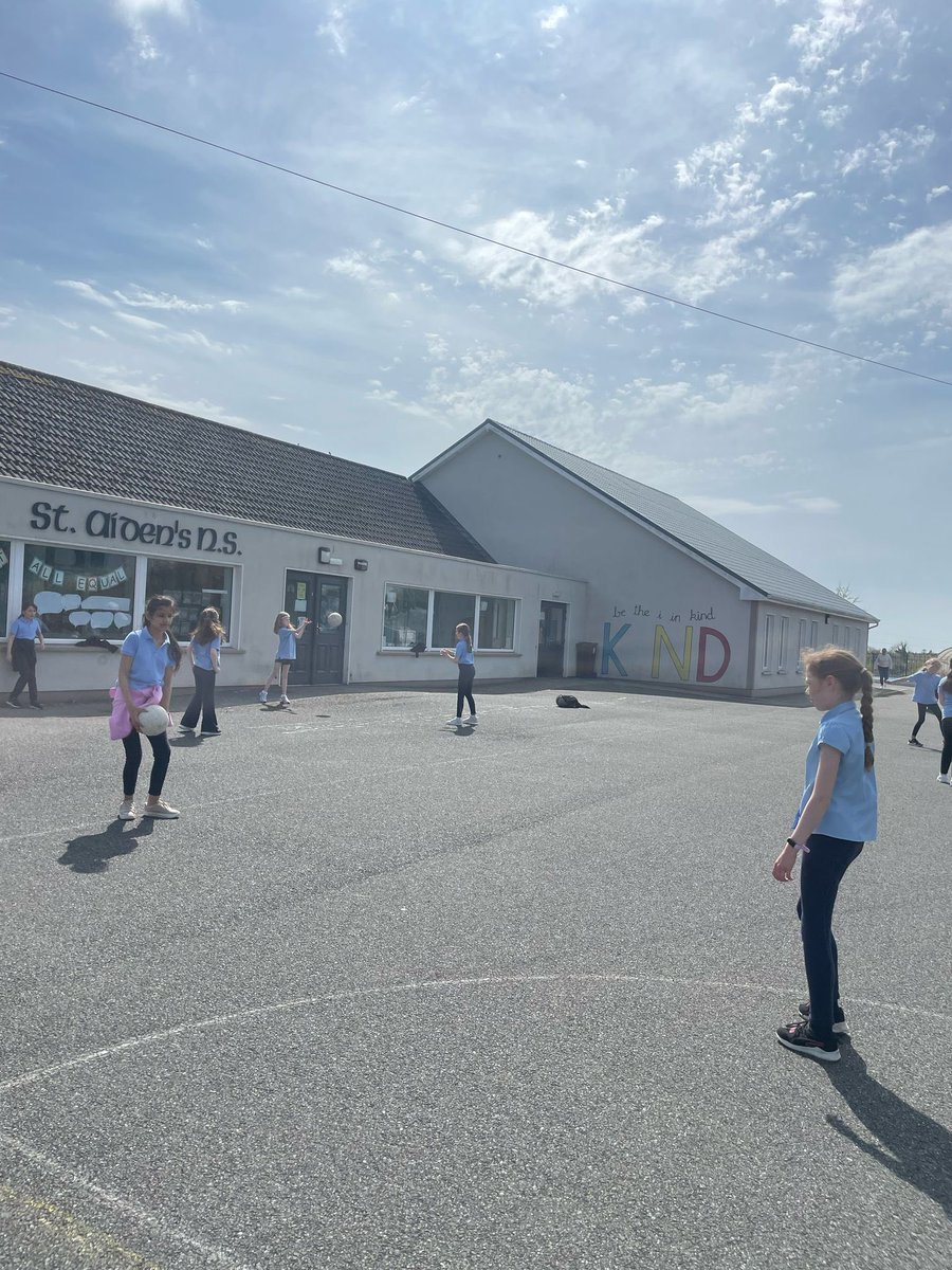CDO Aoife visited <a href="/AidensSt/">Monasteraden NS</a> yesterday in the fabulous 🌞. Brilliant work from the students who enjoyed lots of fun games 🏁🏁🏁🏐🏐🏐 <a href="/sligogaa/">Sligo GAA</a> <a href="/SligoLGFA/">Sligo LGFA</a> <a href="/ConnachtGAA/">Connacht GAA</a>