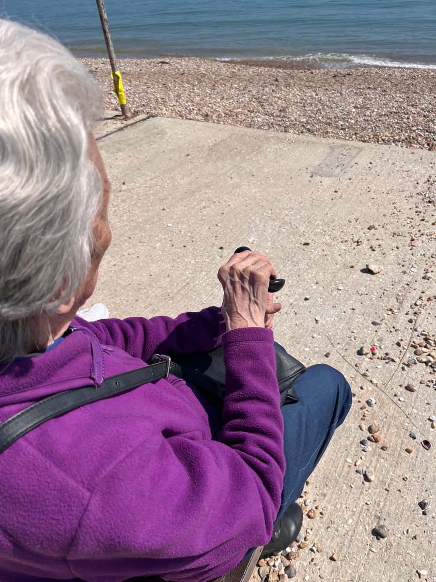 RaH_chi_bog's tweet photo. We hope everyone is enjoying this beautiful weather as much as our client and caregiver are enjoying it at the beach getting their much-needed Vitamin D. 🍦 🏖️ ☀️ 

Remember to drink plenty of water and apply sun cream. 💧 https://t.co/oolykU6xga