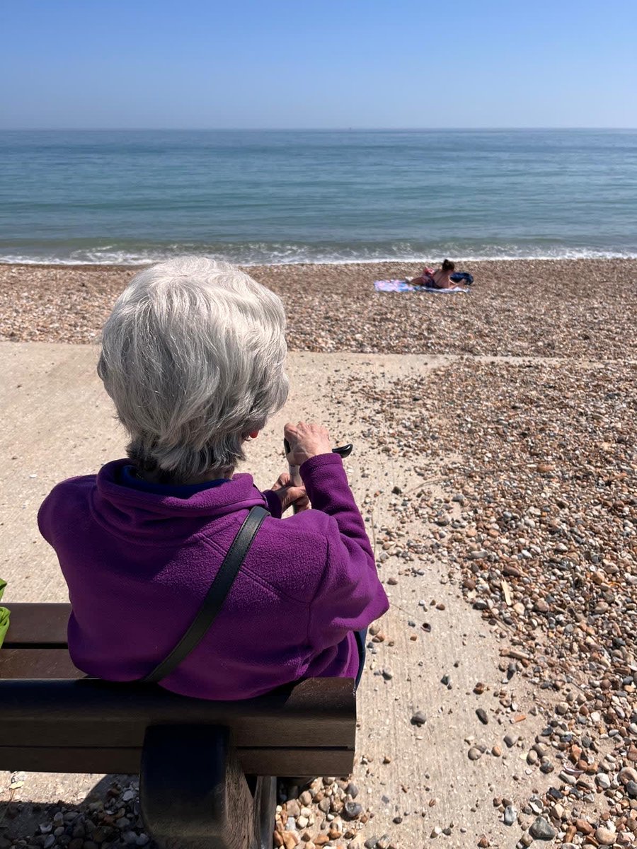 RaH_chi_bog's tweet photo. We hope everyone is enjoying this beautiful weather as much as our client and caregiver are enjoying it at the beach getting their much-needed Vitamin D. 🍦 🏖️ ☀️ 

Remember to drink plenty of water and apply sun cream. 💧 https://t.co/oolykU6xga