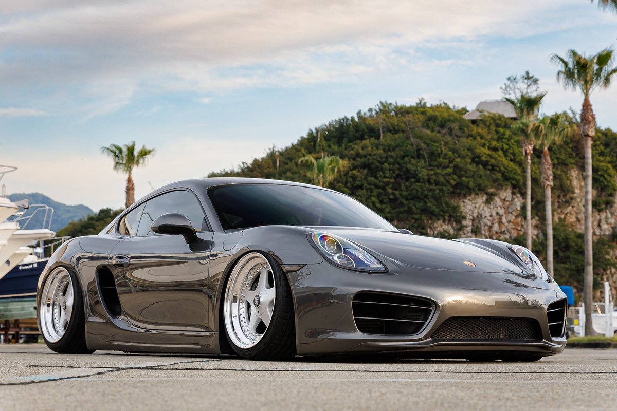kzs_155's tweet photo. 981cayman × oz futura

ホイールと内装とその他諸々
どうにか間に合った
#wekfest
#wekfest2025
#wekfestで会いましょう https://t.co/dq7Aosbu8V